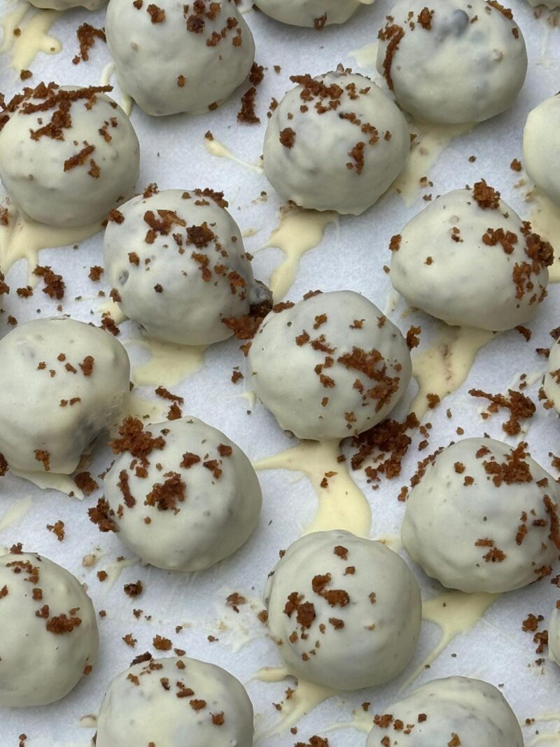 CARROT CAKE POP
